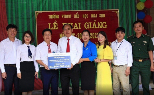 Hyundai Vinh với "Ấm lòng ngày tựu trường trẻ em vùng cao"