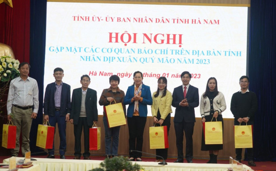 Tỉnh ủy, UBND tỉnh Hà Nam gặp mặt các cơ quan báo chí trên địa bàn