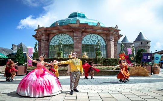 Tết đến Bà Nà Hills xem "Show xe" cổ độc nhất vô nhị