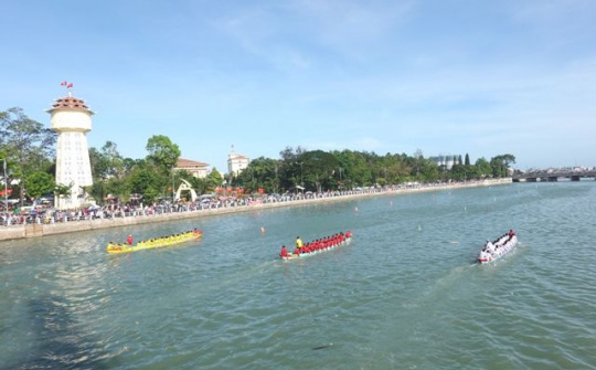 Bình Thuận: Tưng bừng với Lễ hội đua thuyền truyền thống ở Phan Thiết