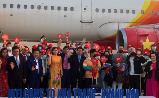 Khánh Hòa đón đoàn du khách Trung Quốc đầu tiên sau 3 năm bị đóng băng vì dịch Covid-19