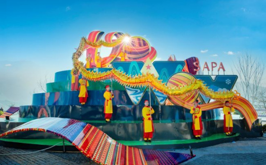 Nhộn nhịp Lễ hội khèn hoa, Hội xuân mở cổng trời trên đỉnh Fansipan