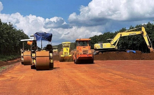 Khẩn trương hoàn thành công tác lựa chọn nhà thầu Dự án cao tốc Bắc - Nam