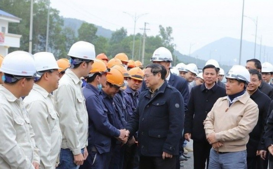 Thủ tướng kiểm tra tiến độ thi công cao tốc Bắc - Nam đoạn qua Thanh Hóa