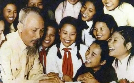 Tư tưởng, đạo đức, phong cách Hồ Chí Minh mãi soi sáng sự nghiệp đổi mới của Đảng và nhân dân ta