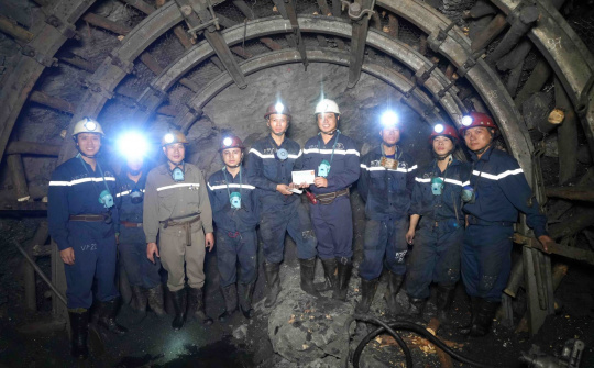 Tập đoàn TKV: Sôi nổi khí thế thi đua sản xuất hoàn thành kế hoạch năm 2022