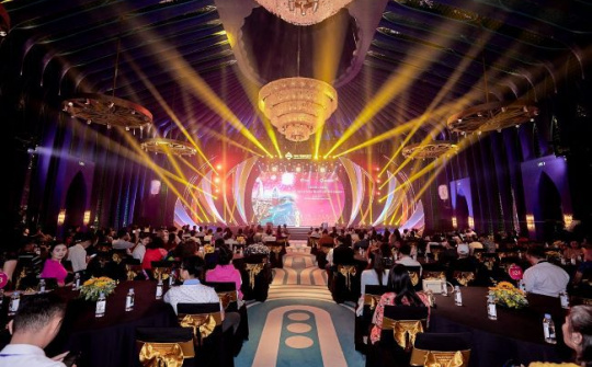 Chạm hạnh phúc, trải nghiệm giao thừa “không lặng lẽ” tại đảo Ngọc