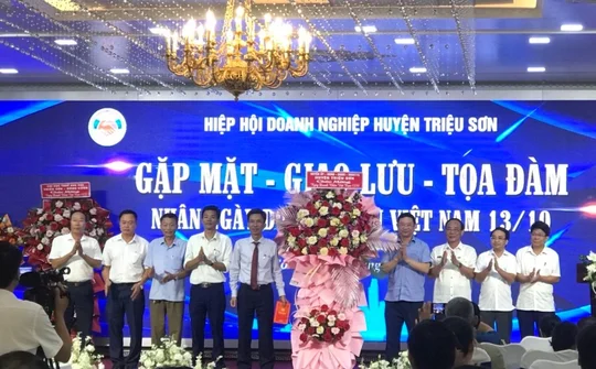 Thanh Hóa: Huyện Triệu Sơn gặp mặt và tôn vinh doanh nghiệp, doanh nhân tiêu biểu nhân ngày Doanh nhân Việt Nam 13/10
