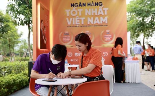 SHB tăng cường đồng hành, hỗ trợ sinh viên Đại học quốc gia Hà Nội