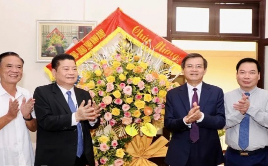 Ninh Bình: Bí thư Tỉnh ủy thăm và chúc mừng kỷ niệm Ngày Doanh nhân Việt Nam