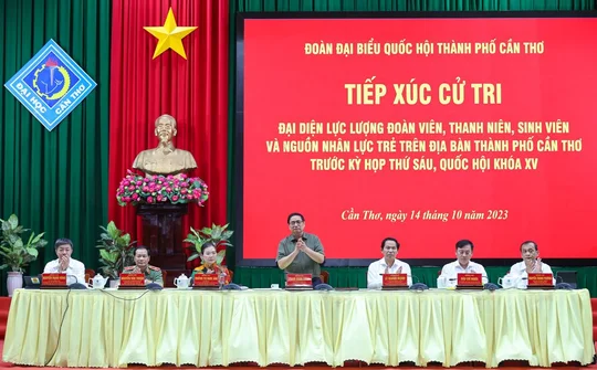 Thủ tướng tiếp xúc cử tri thanh niên, sinh viên, lao động trẻ trước kỳ họp Quốc hội