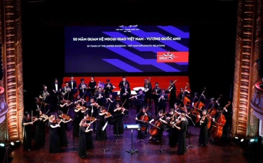 Đêm nhạc kịch kỷ niệm 50 năm quan hệ ngoại giao Việt Nam và Vương quốc Anh