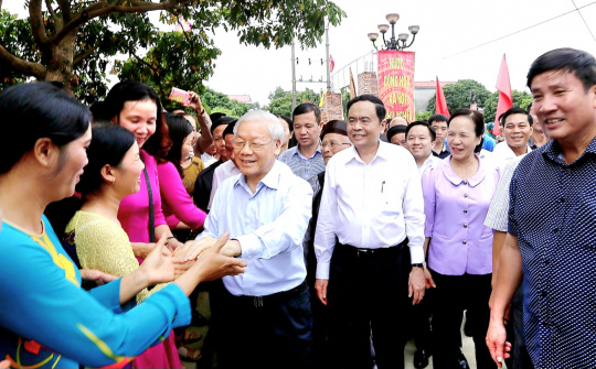 Củng cố và tăng cường hơn nữa mối quan hệ mật thiết giữa Đảng với nhân dân trong tình hình mới