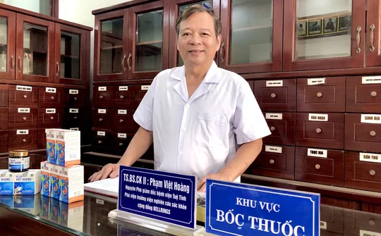 TS.BSCK II Phạm Việt Hoàng: Luôn nỗ lực, tận tâm và hết lòng vì người bệnh