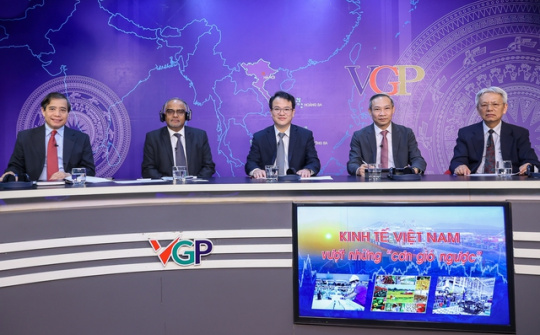 Tọa đàm: Kinh tế Việt Nam vượt những 'cơn gió ngược'