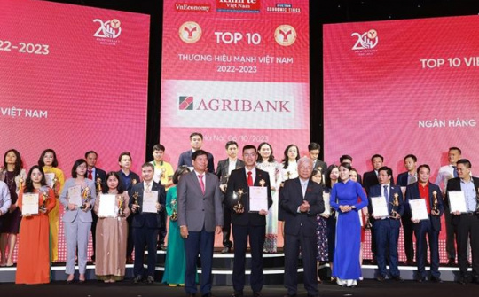 Agribank vinh dự Top 10 thương hiệu mạnh Việt Nam 2023