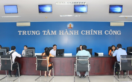 Đẩy mạnh phân cấp TTHC và cắt giảm, đơn giản hóa thủ tục hành chính nội bộ
