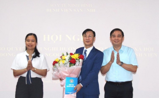 BSCKII. Đinh Ngọc Thơm: Chữ “Tâm” mãi tỏa sáng cùng màu áo Blouse