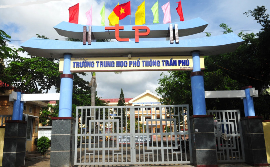 Đắk Lắk: Trường THPT Trần Phú được công nhận đạt Chuẩn Quốc gia