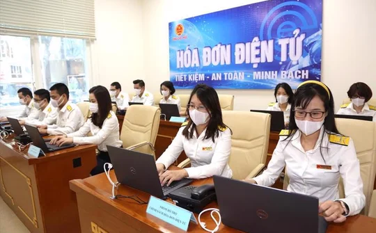 Thủ tướng yêu cầu tăng cường quản lý, sử dụng hóa đơn điện tử