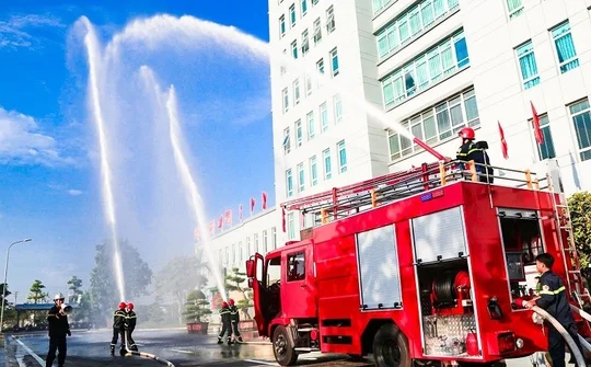 Tiếp tục tổng kiểm tra về công tác PCCC, nhất là đối với chung cư, nhà ở riêng lẻ có nhiều tầng