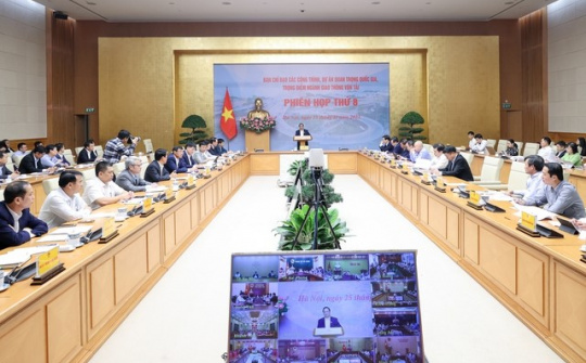 Đẩy mạnh phân cấp, ủy quyền, quyết liệt thúc đẩy các công trình giao thông trọng điểm