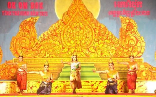 Trà Vinh: Lễ hội Ok Om Bok năm 2023 đầy màu sắc