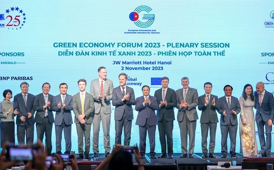 Vietnamese, Dutch Prime Ministers attend Green Economic Forum in Ha Noi