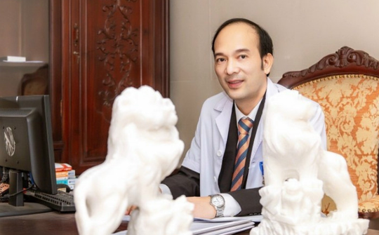 BSCKII. Phùng Đăng Khoa: Áo Blouse đẹp mãi trong tim