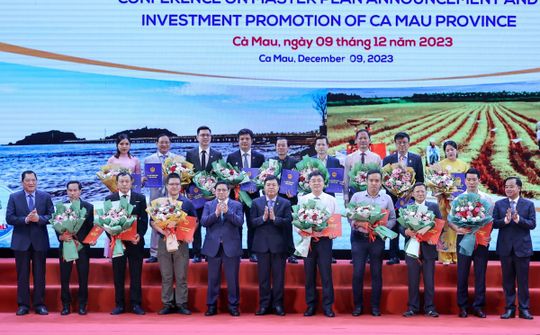 Cà Mau phải cùng cả nước vươn lên