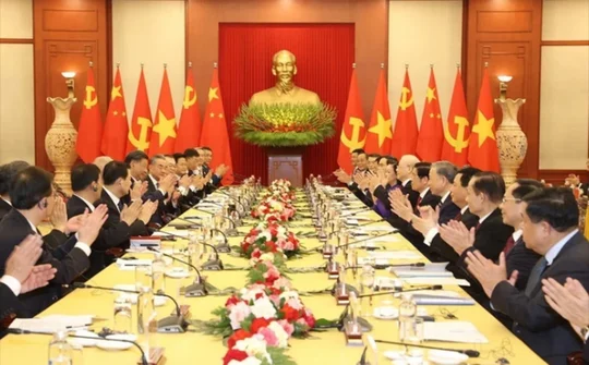 Building a China-Vietnam Community with a shared future that carries strategic significance and writing together a new chapter in our modernization drive