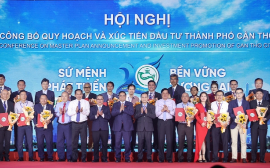 Cần Thơ trao 44 bản ghi nhớ hợp tác cho các nhà đầu tư