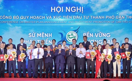 Cần Thơ trao 44 bản ghi nhớ hợp tác cho các nhà đầu tư