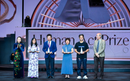 Vinamilk là doanh nghiệp duy nhất nhận được 2 giải thưởng quan trọng tại Human Act Prize