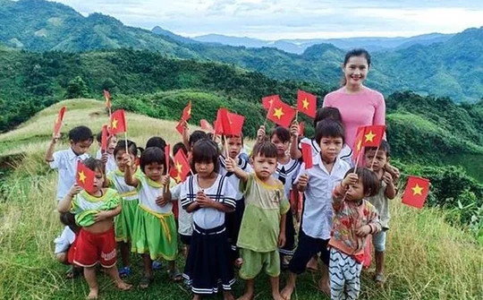 Bảo đảm điều kiện học tập cho học sinh vùng đồng bào dân tộc thiểu số và miền núi