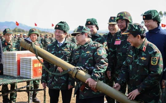 Diễn tập chiến thuật có bắn đạn thật của Quân đoàn 12