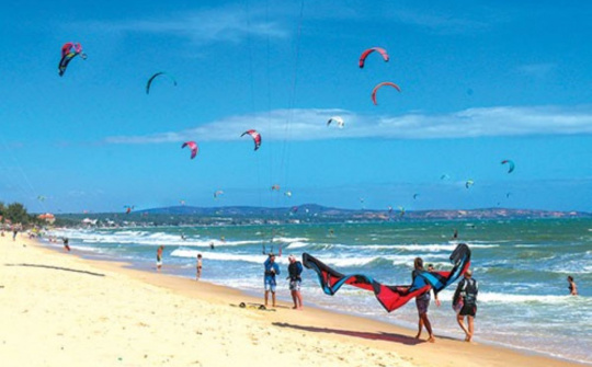 Xây dựng Bình Thuận trở thành Trung tâm Du lịch - Thể thao biển mang tầm quốc tế