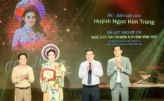 MC - Biên tập viên Huỳnh Ngọc Kim Trang được vinh danh Nghệ sĩ có trái tim nhân ái vì cộng đồng 2023