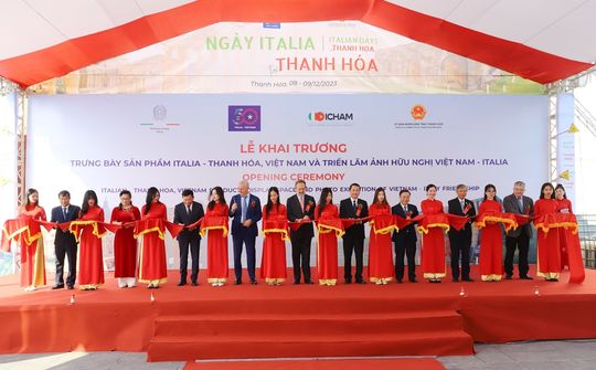 Thanh Hóa: Khai trương gian hàng, triển lãm ảnh và công bố lịch chiếu phim Italia