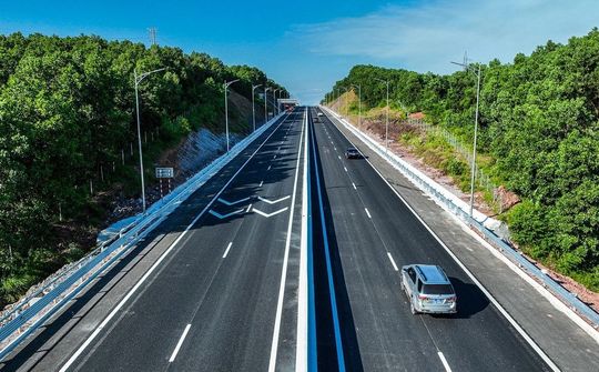 Việt Nam phấn đấu đến năm 2025 có khoảng 3.000 km đường bộ cao tốc