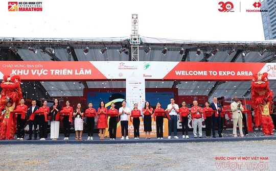 Khai mạc Giải Marathon Quốc tế lớn nhất Việt Nam mùa thứ 6 với hơn 15.000 VĐV đến từ 91 quốc gia
