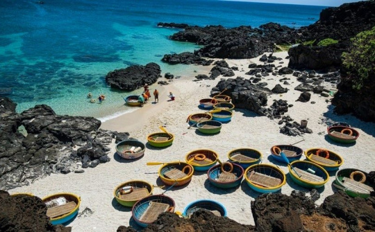 Phát triển du lịch biển tại vùng ven biển ở Việt Nam hiện nay