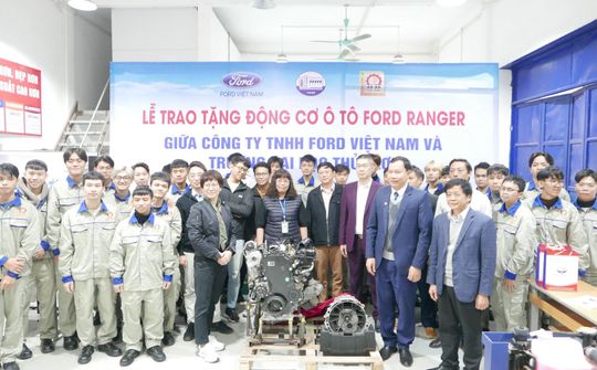 Ford Việt Nam trao tặng Động cơ, Hộp số và Xe mới cho các Trường Kỹ thuật
