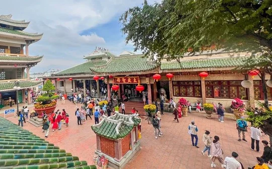 An Giang: Miếu bà Chúa Xứ núi Sam đón hơn 1 triệu lượt khách đầu năm 2023
