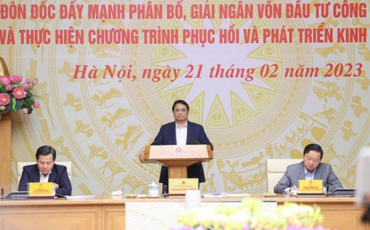 Đẩy mạnh phân bổ, giải ngân vốn đầu tư công và thực hiện Chương trình phục hồi và phát triển KTXH