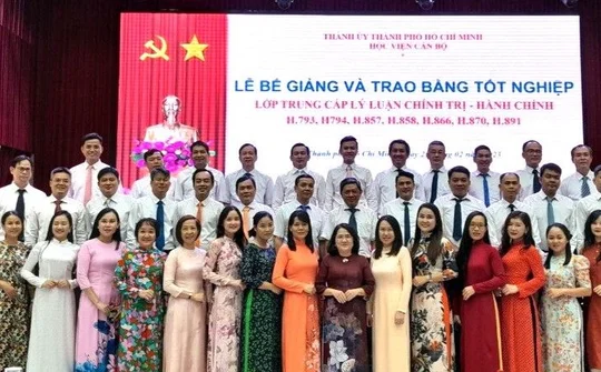 Học viện Cán bộ TP.HCM Bế giảng 7 lớp Trung cấp Lý luận Chính trị - Hành chính