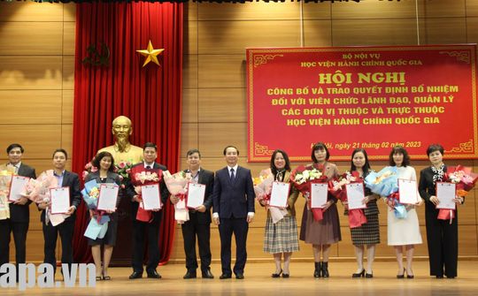 Học viện Hành chính Quốc gia: Công bố và trao quyết định về công tác cán bộ