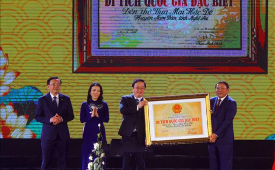 Trang trọng Lễ kỷ niệm 1310 năm khởi nghĩa Hoan Châu và Khai hội Lễ hội Đền Vua Mai