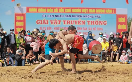 Đắk Lắk: Giải vật truyền thống huyện Krông Pắc xuân mới 2023