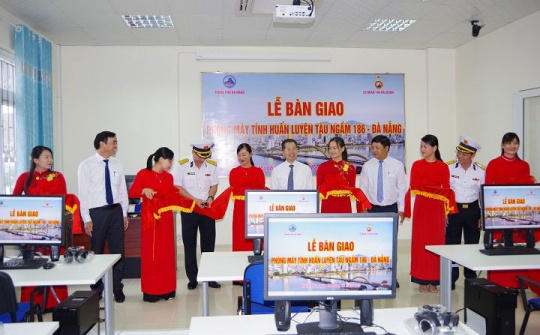 Thành ủy Đà Nẵng thăm quân cảng Cam Ranh và Bộ Tư lệnh Vùng 4 Hải quân